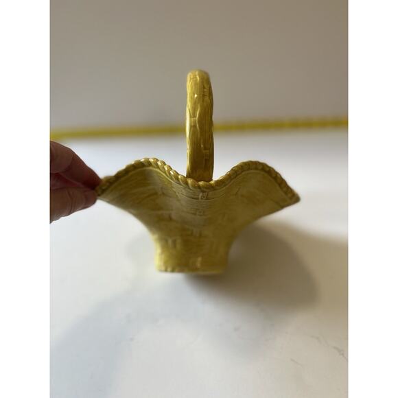 Vintage Ceramic Basket Yellow Weave With Handle Easter 1978 Nowells - Picture 10 of 16